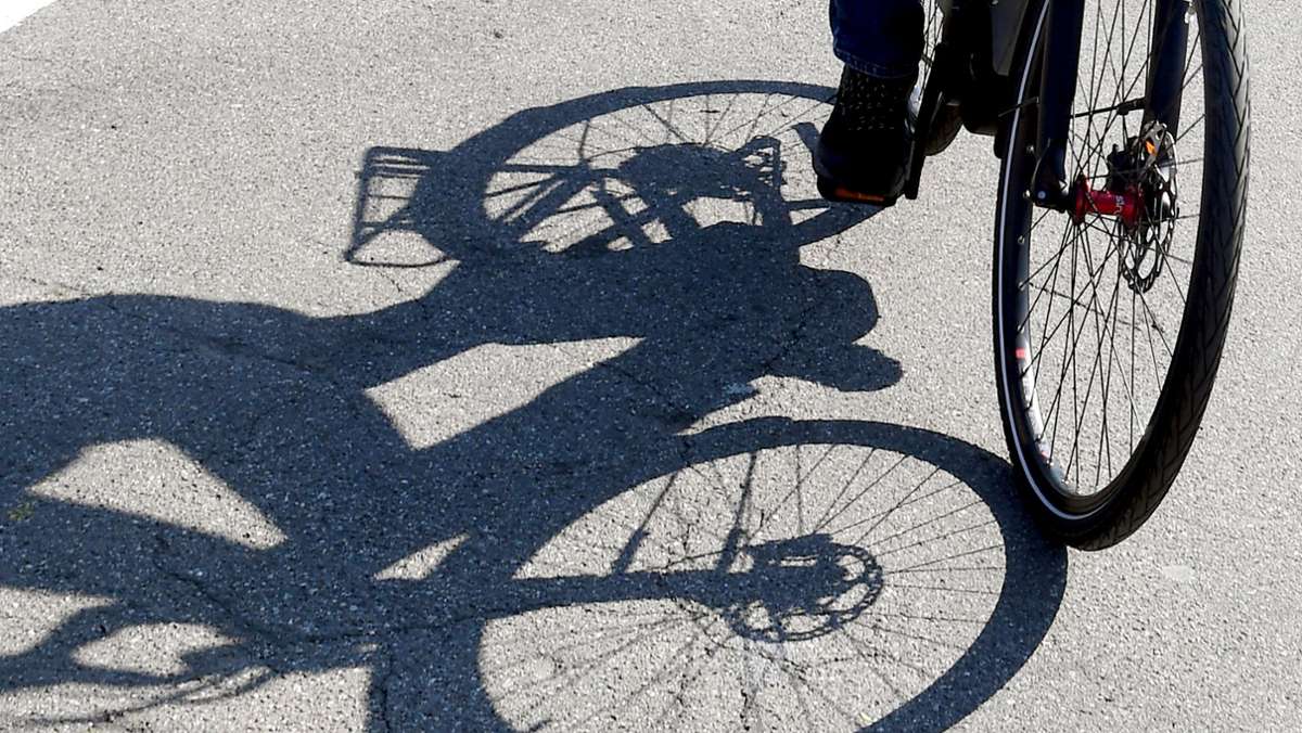 Vor Polizei: Mann flüchtet mit frisiertem E-Bike