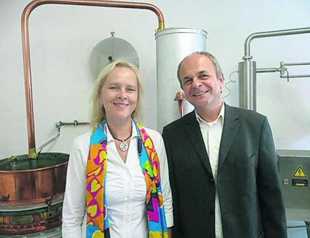 "Sack's Destille" in Weißenstadt ist längst kein Insidertipp mehr. Gerald Kastl und seine Frau Elisabeth stellen Liköre und Geiste her. Foto: pr