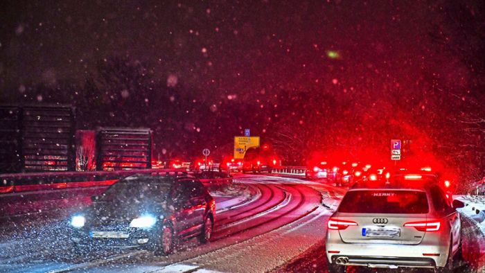 Schnee und Unfälle: Verkehrschaos in Selb