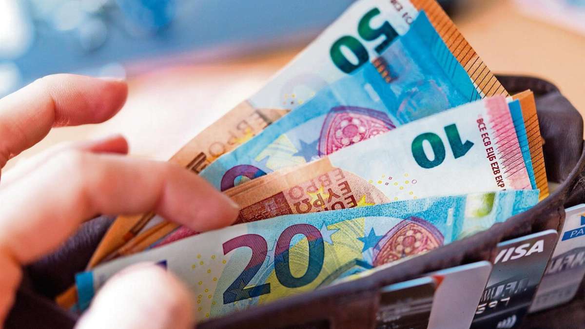 Selb: 1300 Euro Schaden: Unbekannter stiehlt Geldbeutel in Selber Geschäft