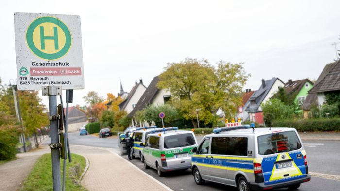 Spur auch nach Bayern: Bombendrohungen: Polizei ermittelt zwei Verdächtige