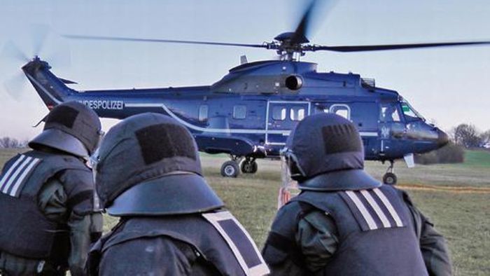Bundespolizei übt mit Hubschraubern