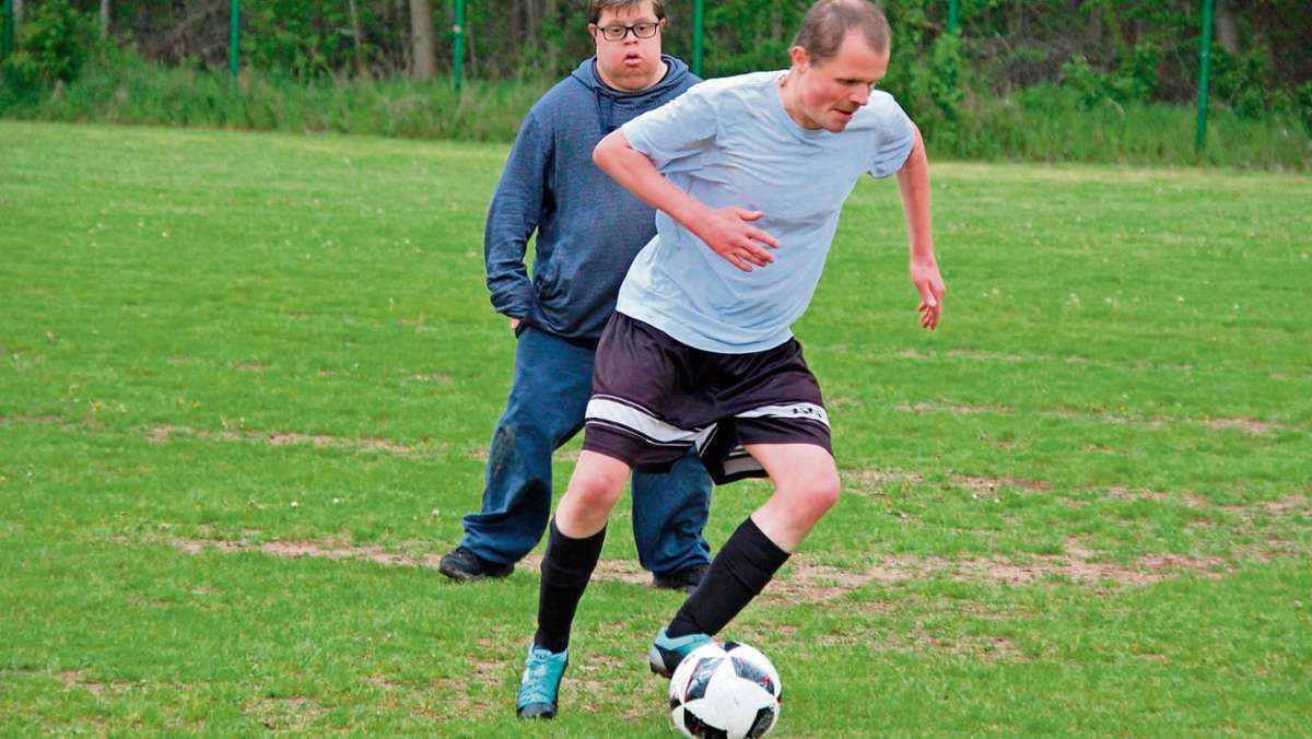 Hof: Fußballer mit Handicap messen sich