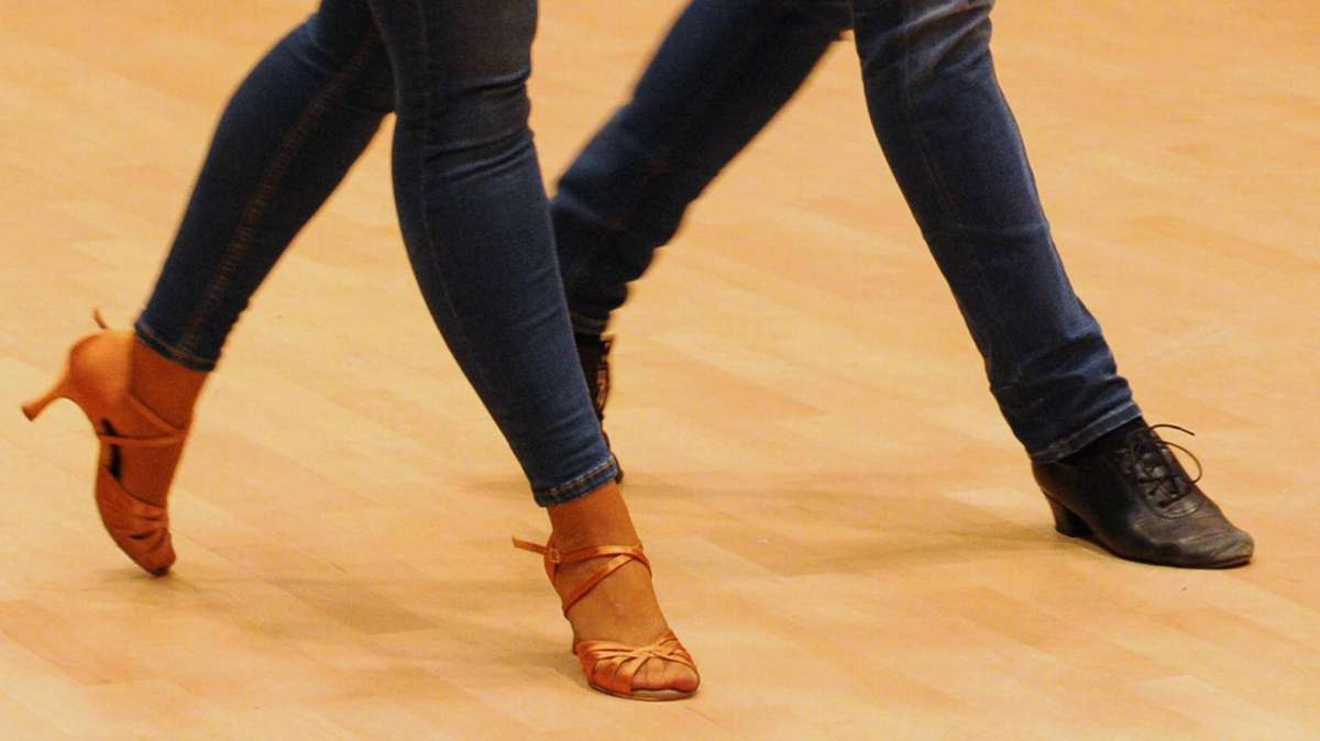 Hof: Spielsüchtiger Tanzlehrer täuscht vor, Anwalt zu sein