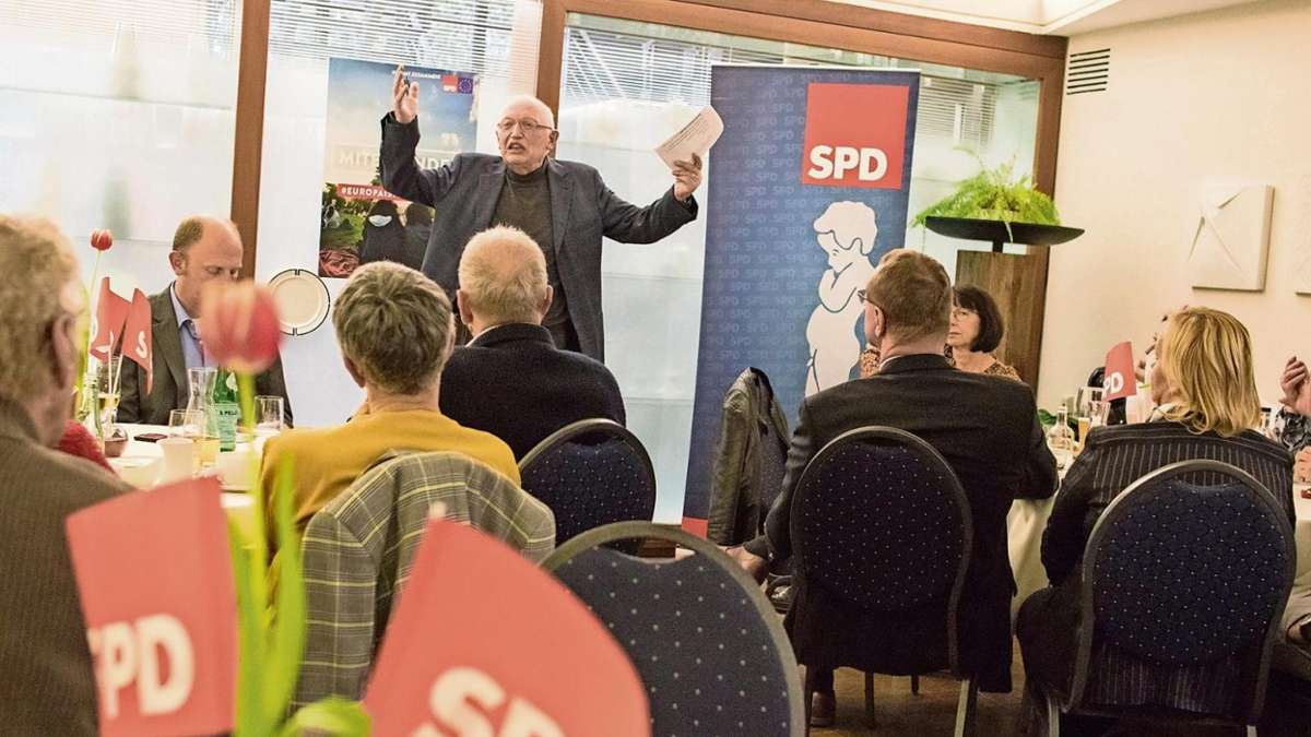 Selb: SPD-Urgestein prangert Populisten an