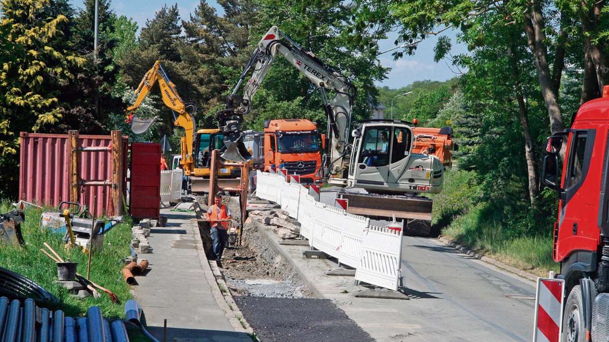Hof: Wasserleitungsbau bremst Verkehr in Köditz