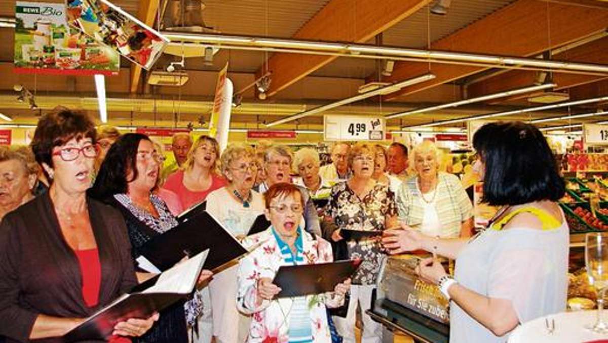 Münchberg: Gesang im Supermarkt