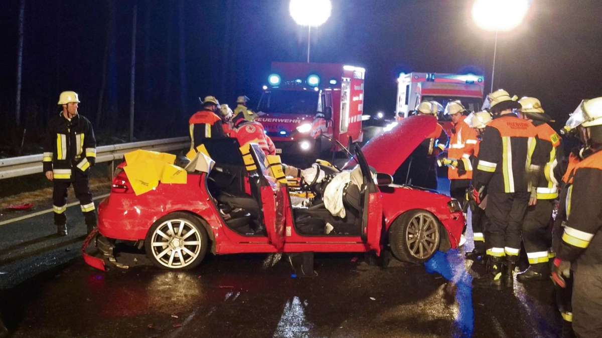 Pullenreuth/Waldershof: Zwei Verletzte nach Frontalzusammenstoß