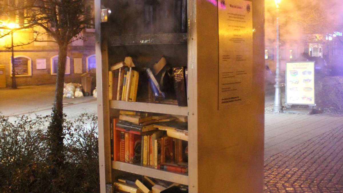 Nach Bücherschrank-Brand: Polizei verbucht Fahndungserfolg