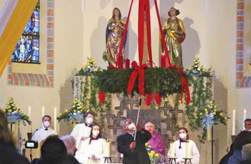 Zusammen mit dem Bischof feierte die Pfarrgemeinde den ersten Advent. Foto: /Holger Stiegler