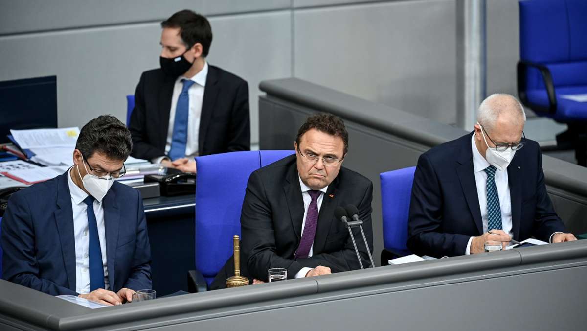 Bundestagswahl 2025: Hans-Peter Friedrich  befürchtet Reduzierung der Wahlkreise