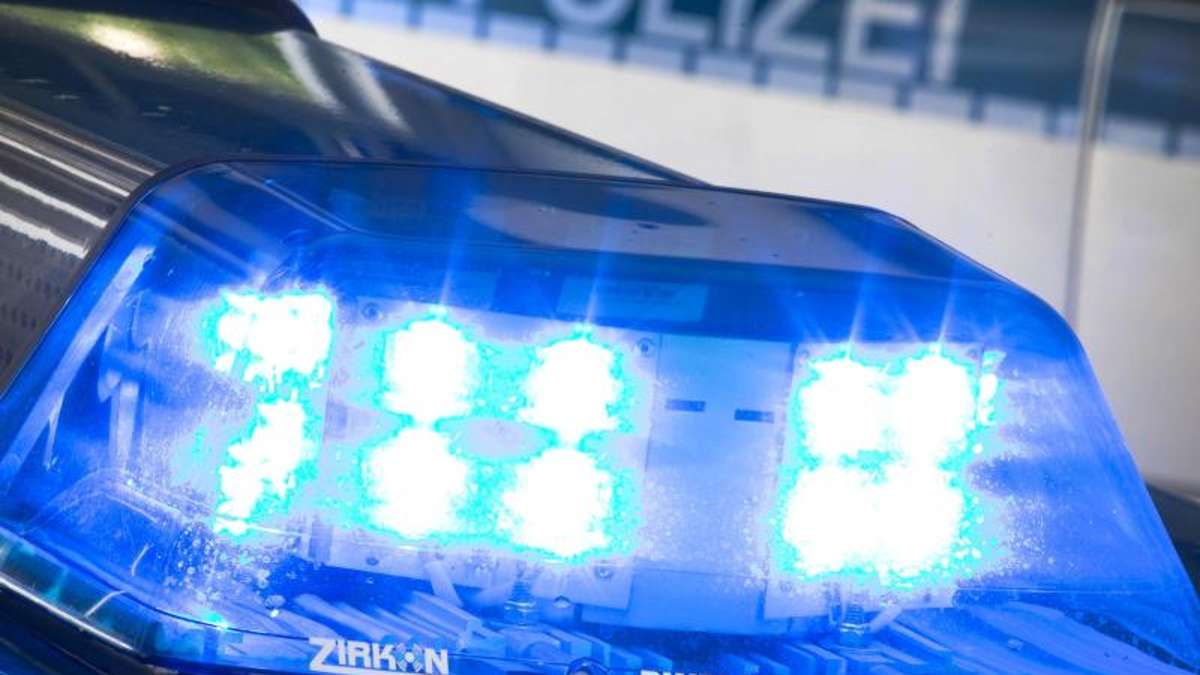 Hof: Hof: Diebe stehlen Neuwagen von Autohaus-Gelände