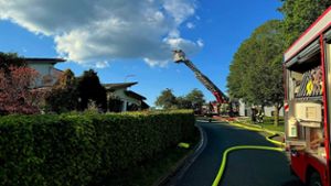 Rugendorf: Solaranlage und Garagendach in Flammen