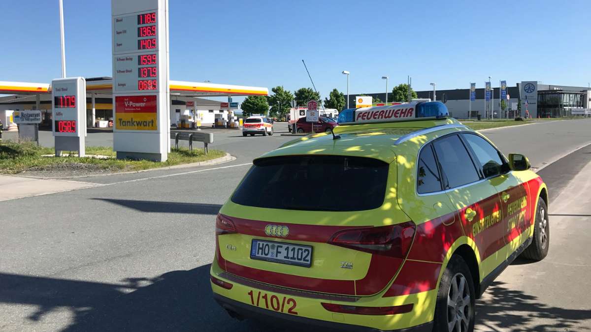 Hof: Autohof Berg gesperrt:  Großeinsatz wegen Gefahrgut-Transporter
