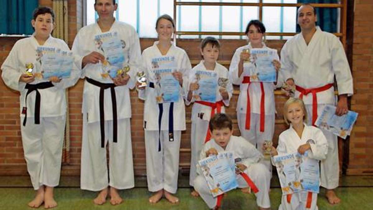Hof: Karate Kid und neue Gürtel zum Jubiläum