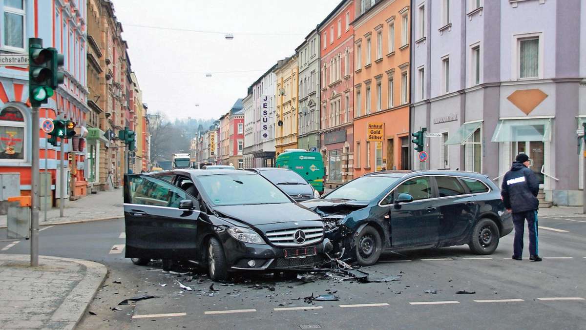 Hof: Teurer Blechschaden in der Marienstraße