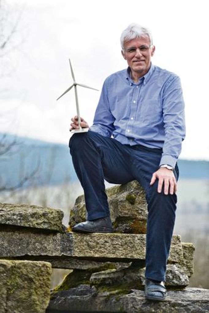 "Mit Windenergie, Solarenergie und Stromspeichern lässt sich eine robuste, sichere und jederzeit bedarfsgerechte Stromversorgung realisieren": Matthias Popp aus Wunsiedel-Schönbrunn ist überzeugt, dass die Energiewende gelingen kann. Foto: Miedl