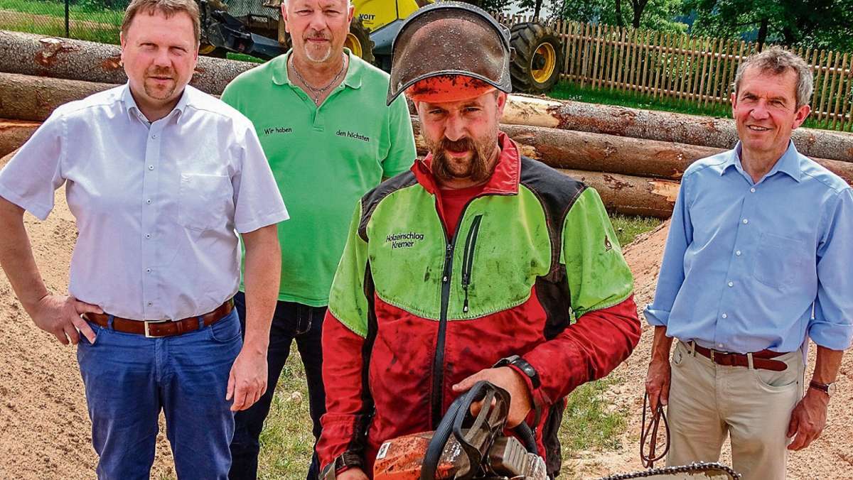 Schwarzenbach am Wald: Oberfränkische Waldarbeitsmeisterschaft: Fichten fällen im Wettstreit
