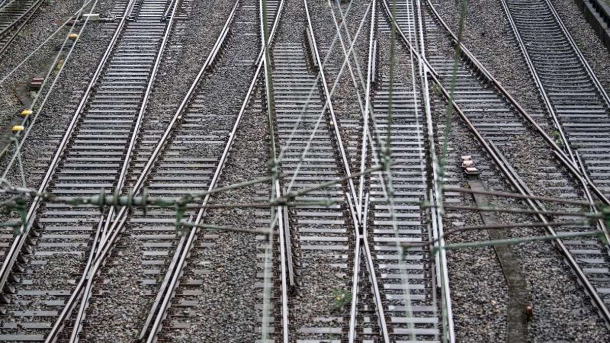Hof: Bahn sperrt Hauptstrecke zehn Tage lang