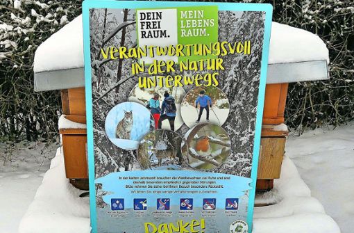57 neue Hinweisschilder des Naturparks Steinwald bitten Besucher um bestimmte Verhaltensweisen und weisen auf Verhaltensregeln hin. Foto: bsc
