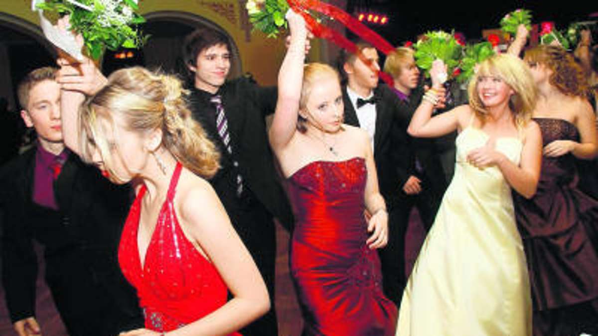 Münchberg: Münchberger Gymnasiasten tanzen in die Nacht hinein
