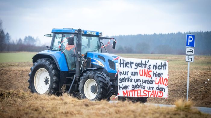 Bauern blockieren Autobahnauffahrten im Hofer Raum