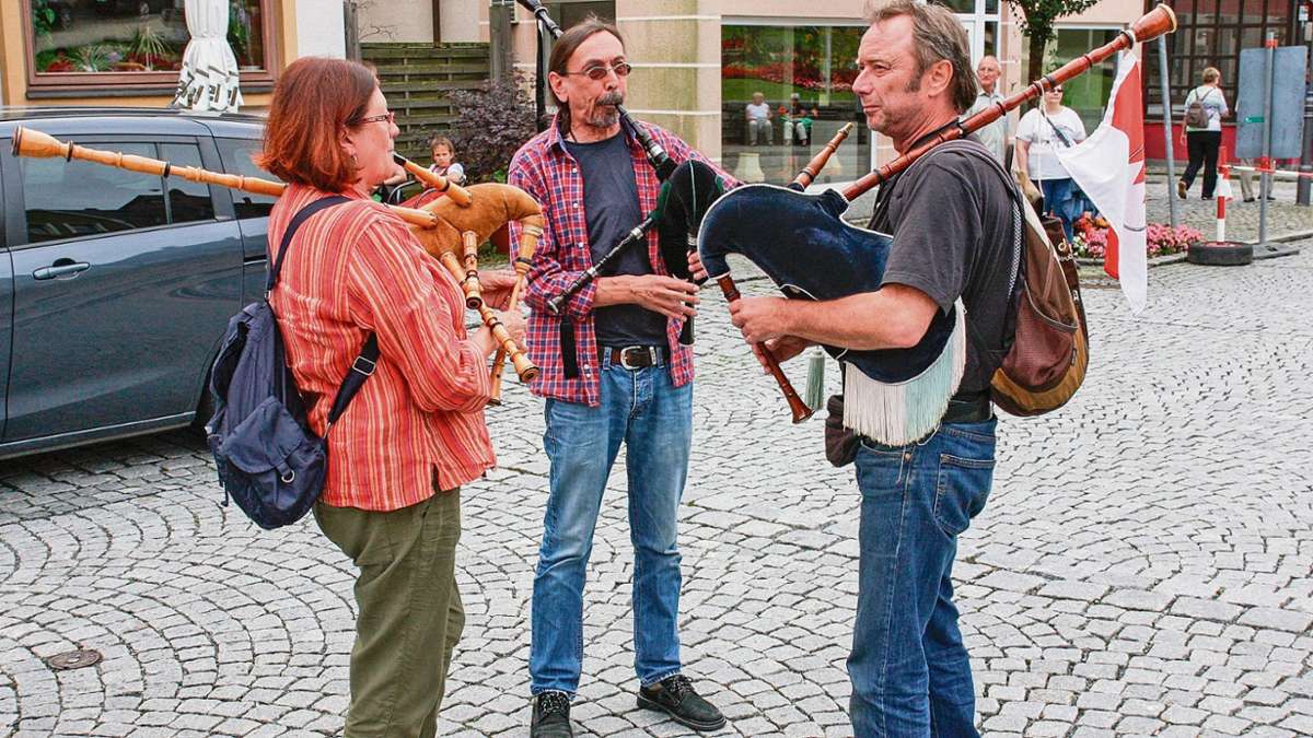 Hof/Landkreis: Musiker lassen ihre Instrumente ruhen