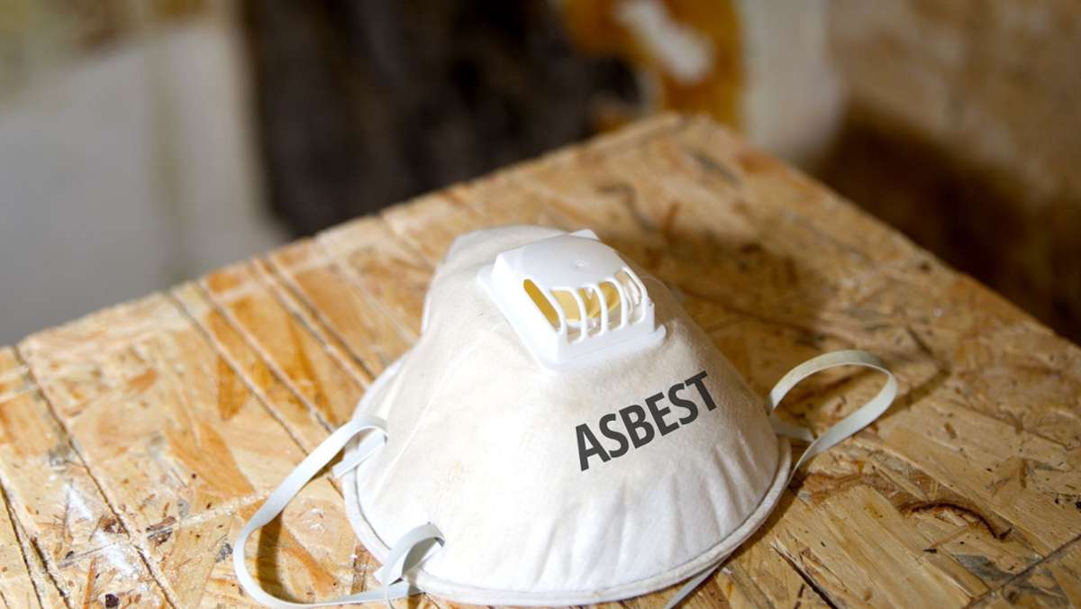 Suche schädlicher Fasern: Wie gefährlich sind Asbesttests fürs Zuhause?