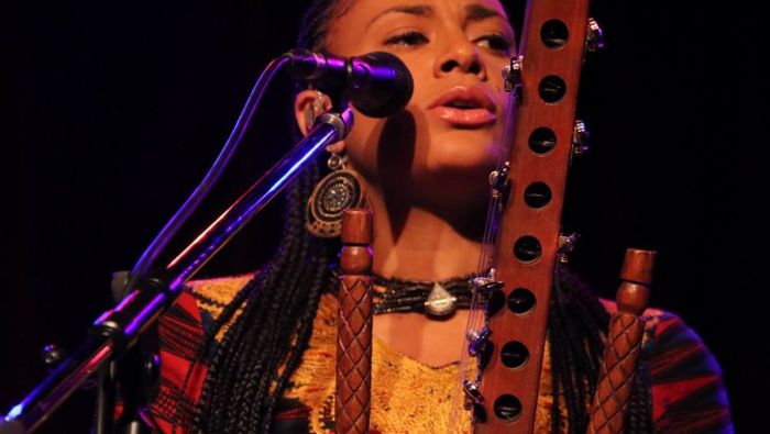 Virtuosin an der Kora: Sona Jobarteh begeistert in Helmbrechts