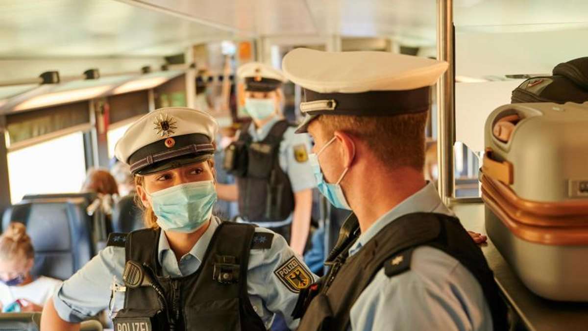 Hof: Bundespolizei achtet auf die Maskenpflicht