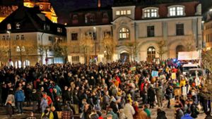 Veranstalter strahlen: 2000 Kulmbacher zeigen Flagge gegen rechts