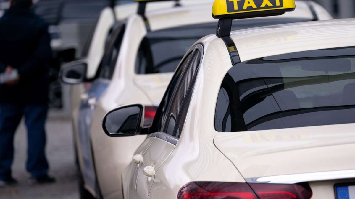 ÖPNV: Pilotprojekt: Taxi als Teil des öffentlichen Nahverkehrs