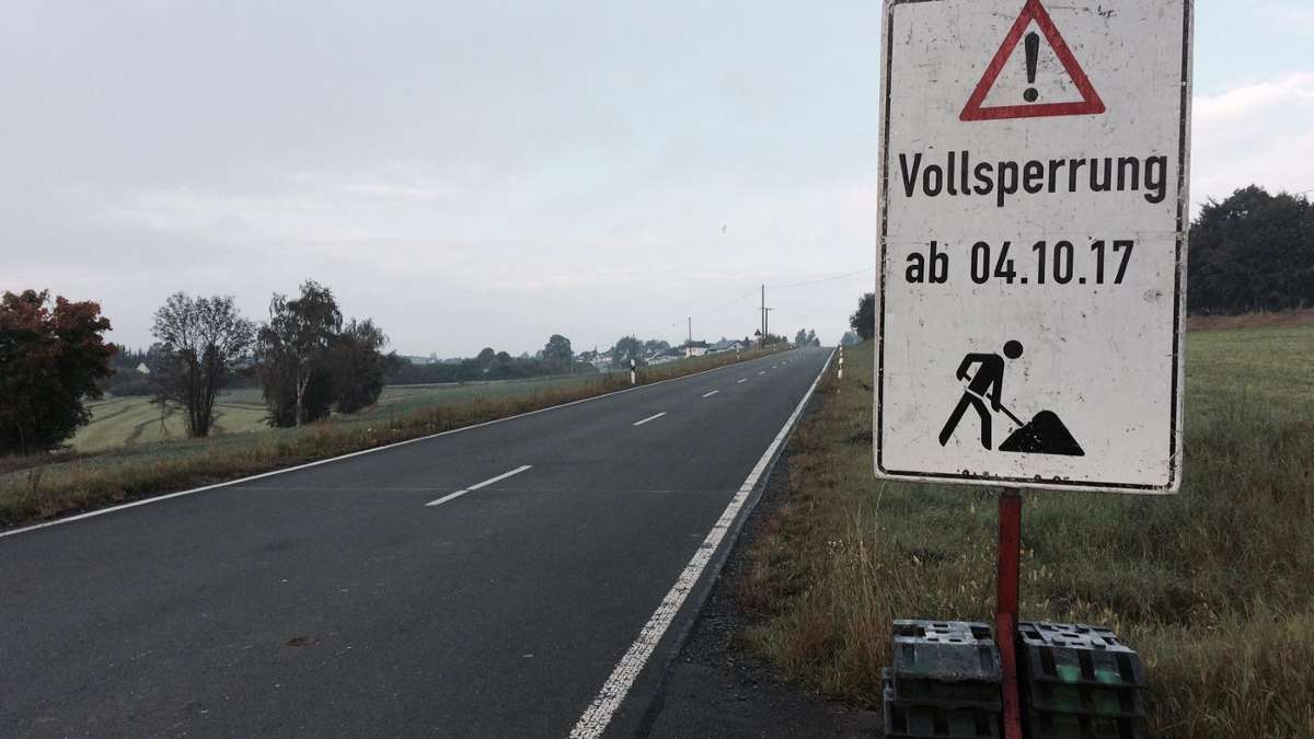 Naila: Vollsperrung: Staatsstraße zwischen Naila und Döbra bekommt neue Bankette