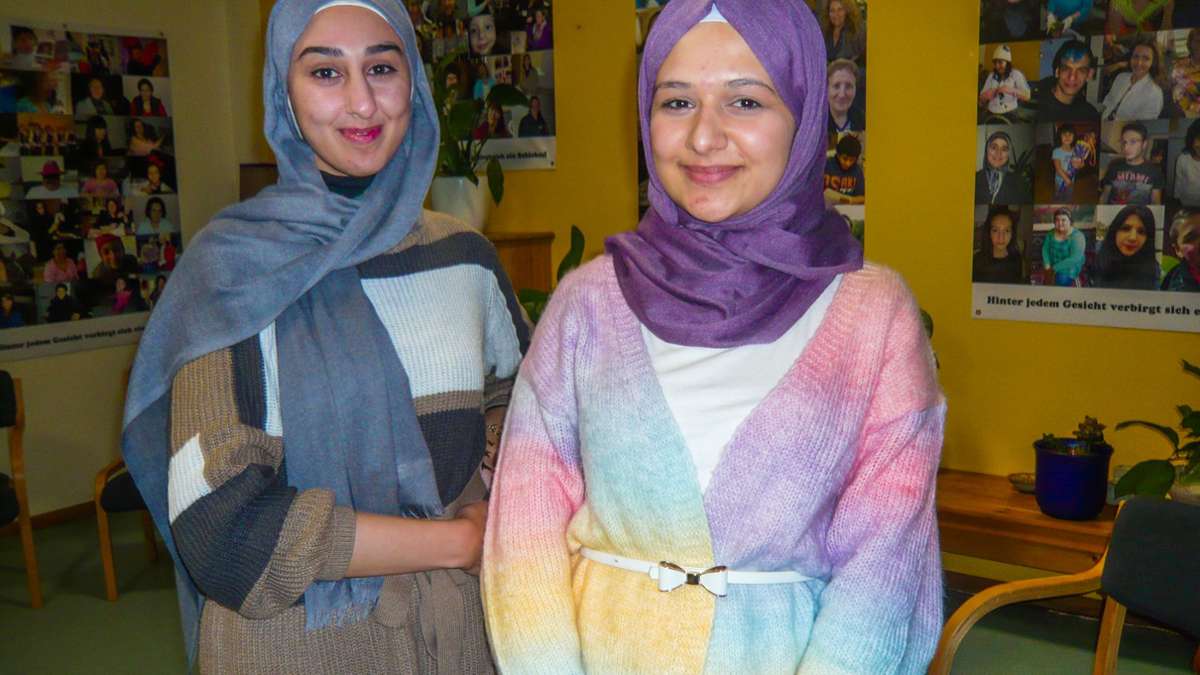 Bombe unterm Kopftuch?: Zwei Hofer Frauen erleben Alltagsrassismus
