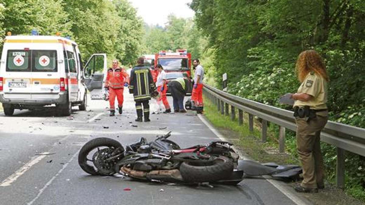Kulmbach: Motorradfahrerin stirbt bei Überholmanöver