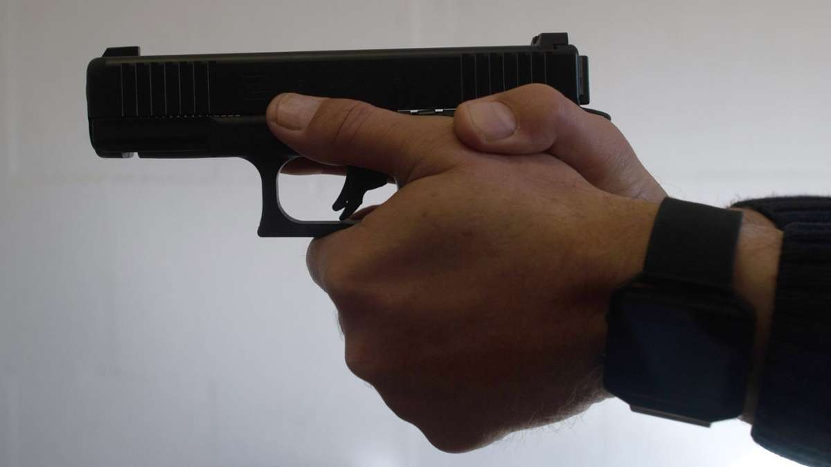 Eine Pistole des Herstellers Glock (Symbolbild). Foto: picture alliance/dpa/dpa-Zentralbild | Klaus-Dietmar Gabbert