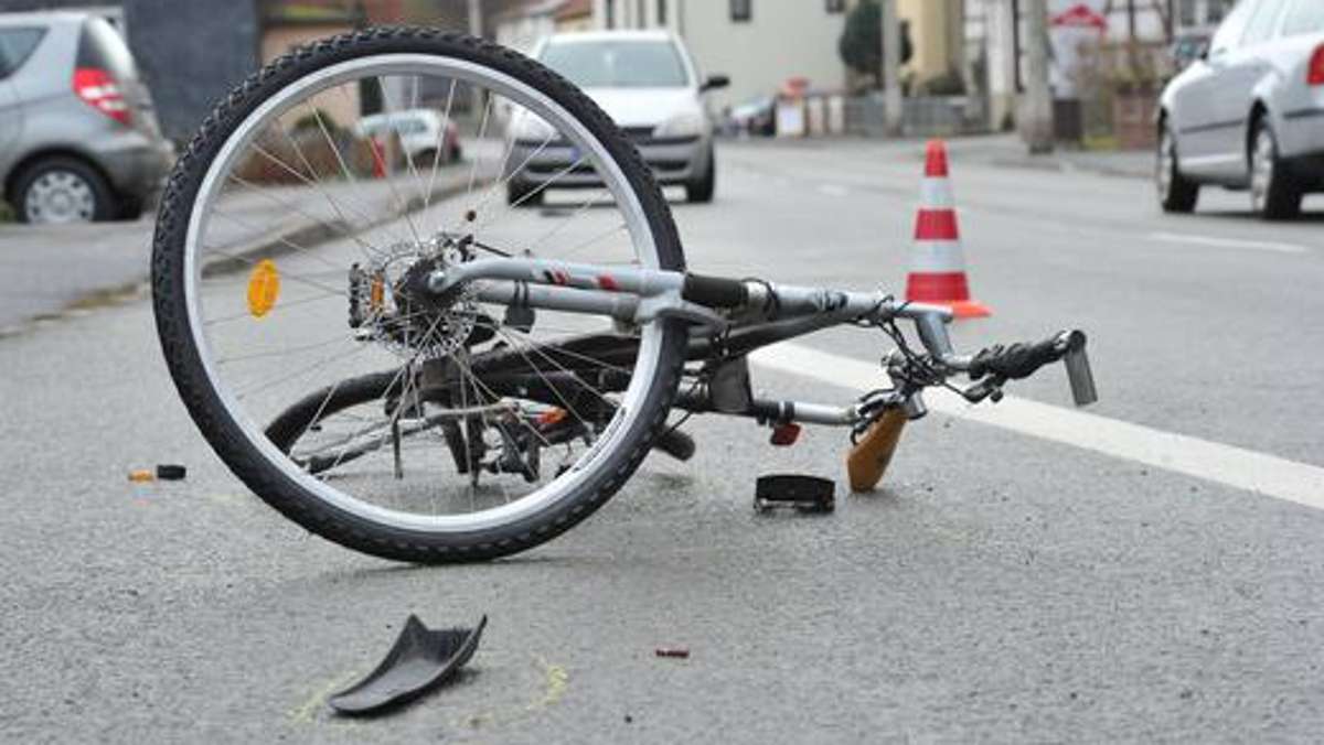 Nagel: Schwerverletzt: 64-Jährige stürzt vom Rad
