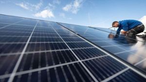Stadt Hof rüstet erstes Schuldach für Photovoltaik