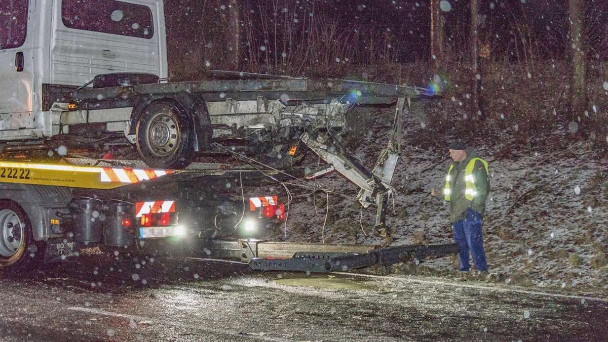 Arzberg: Lastwagen rammt Autotransporter: über 120.000 Euro Schaden
