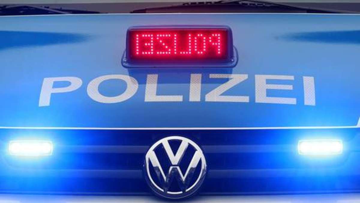 Wunsiedel: Schirnding: Autodieb rammt Polizeiwagen