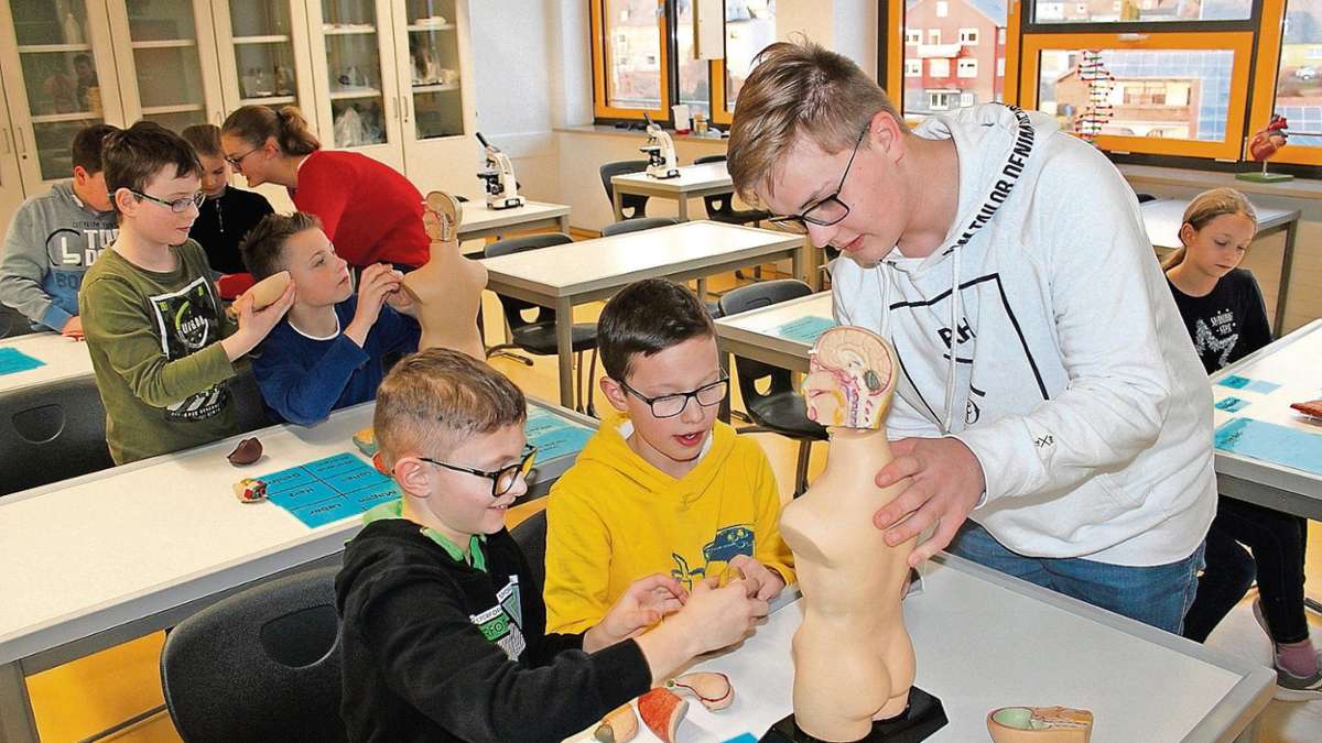 Münchberg: Realschule Helmbrechts rührt die Werbetrommel