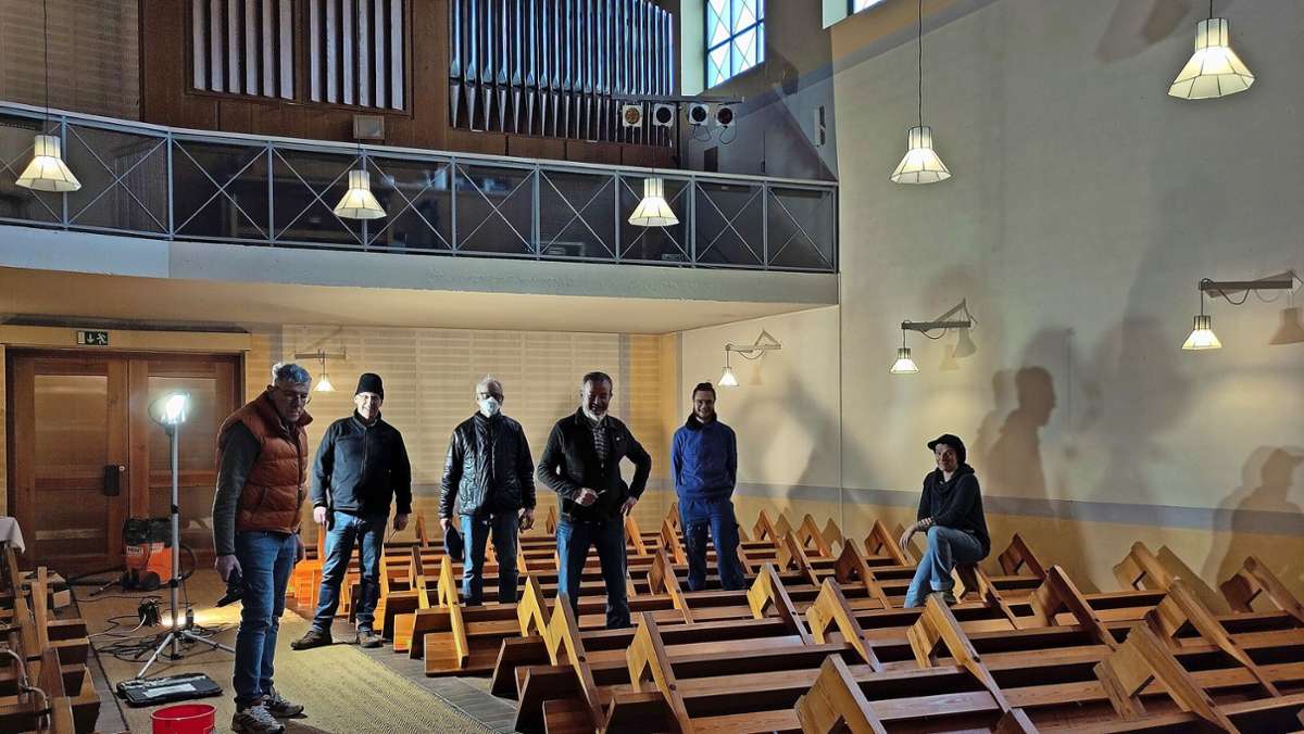 Kirche mal ganz anders: Selb: Bänke weichen neuen Ideen
