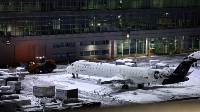 München im Schneechaos: Flugbetrieb wieder gestartet  – weiterhin Flugausfälle