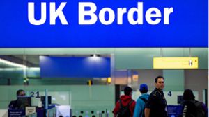 Heathrow, Gatwick und Manchester: Probleme bei Passkontrolle: Chaos an britischen Flughäfen