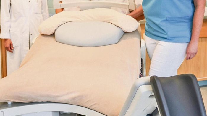 Neues Entbindungsbett im Krankenhaus