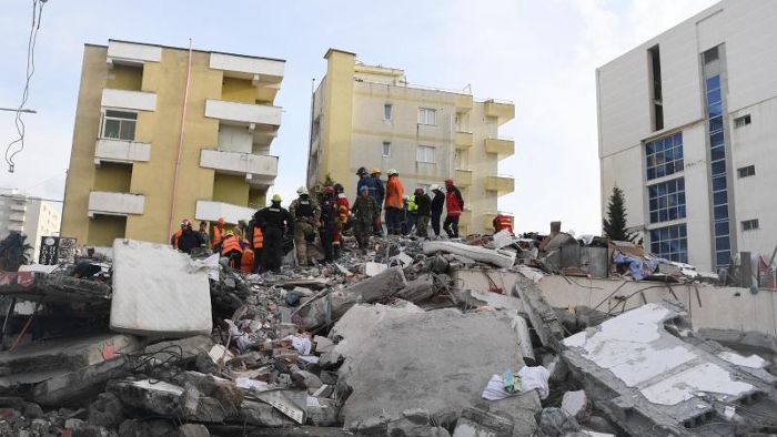 Zahl der Toten nach Erdbeben in Albanien steigt auf 49