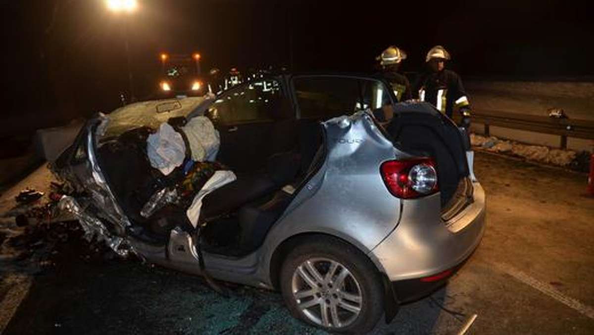 Länderspiegel: Frontal-Crash: ein Toter, vier Schwerverletzte
