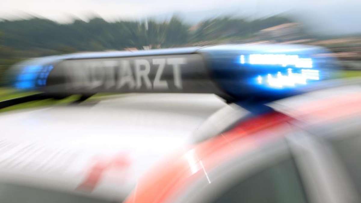 Münchberg: Zwei Verletzte bei Autounfall in Helmbrechts