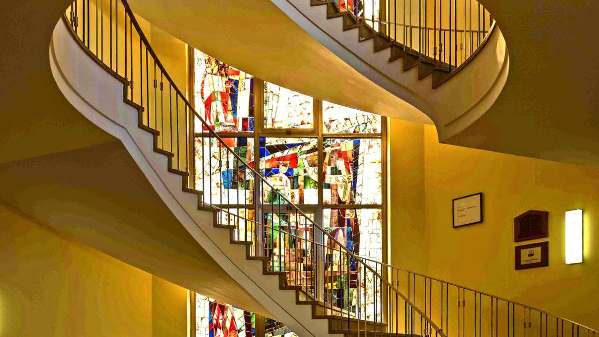 Glasfassade der Berufsschule: Ein bisschen Kölner Dom in Hof