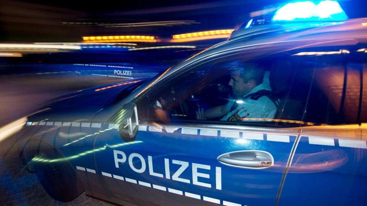 Münchberg: Sieben Haushalte: Polizei löst Corona-Party auf